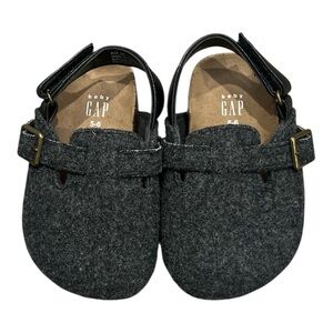 GAP New  Charcoal Suede Toddler Clogs Size 5-6
